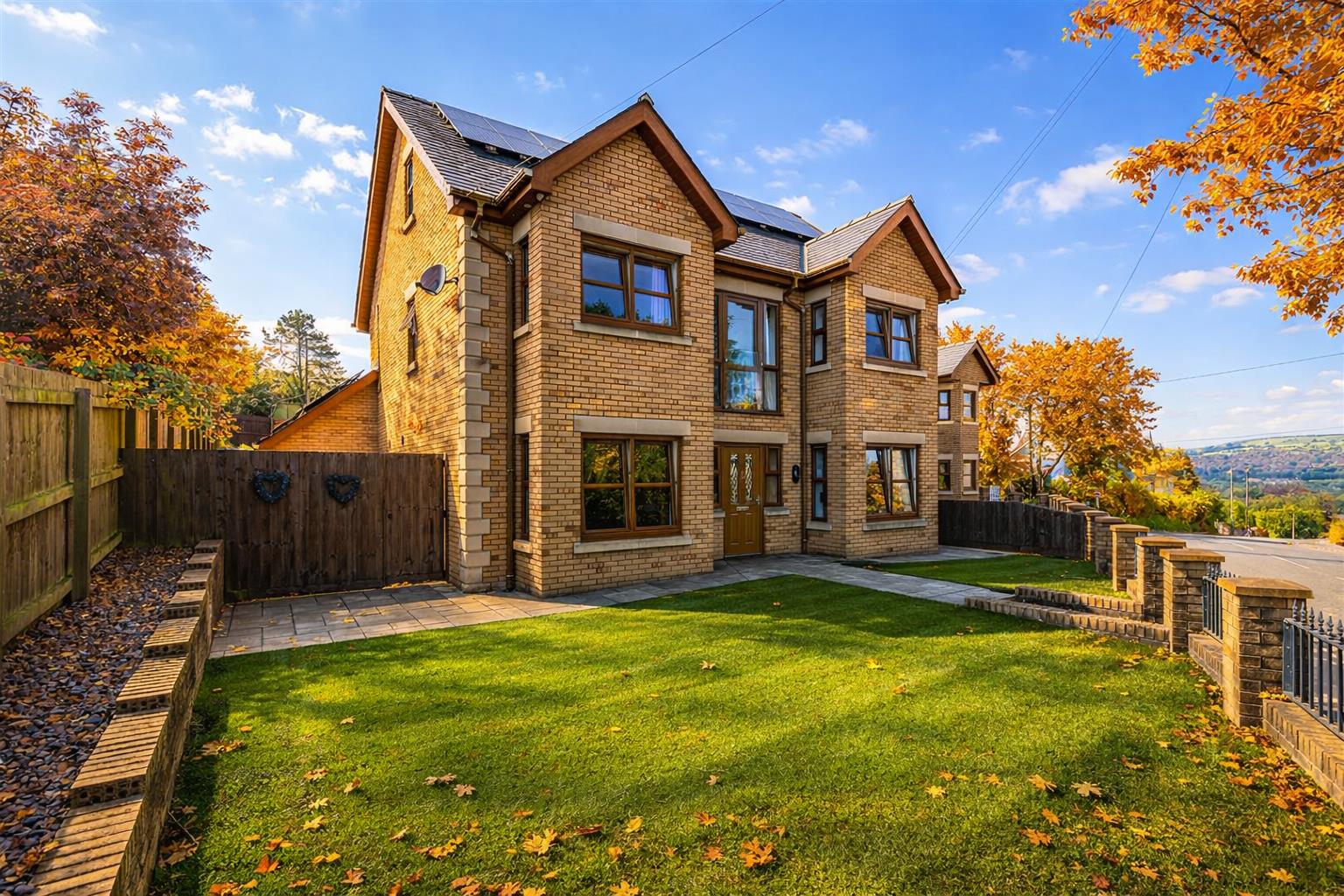 Mountain Road, Caerphilly, CF83 1HJ